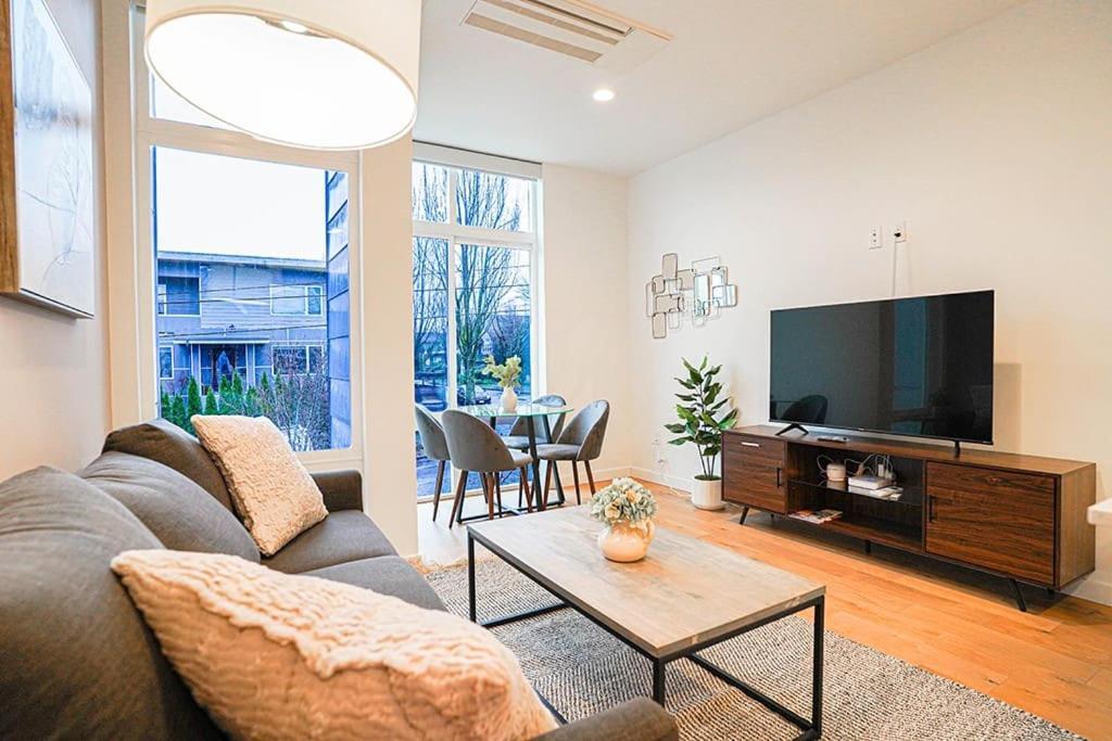 Modern Home, Rooftop View, 3 Block Beacon Station Seattle Esterno foto